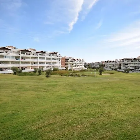 El Pensador, Luxe Aan Golfbaan بينالماذينا