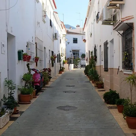 El Pensador, Luxe Aan Golfbaan بينالماذينا