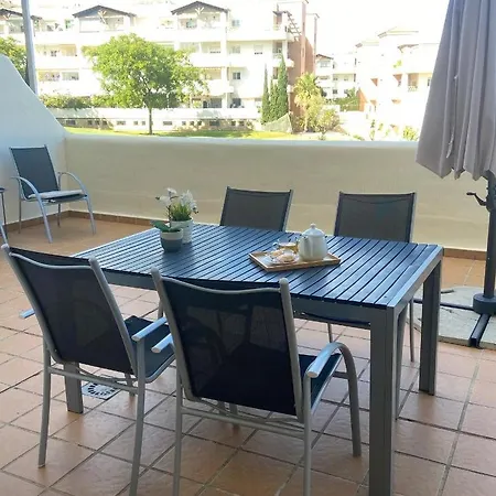 El Pensador, Luxe Aan Golfbaan *