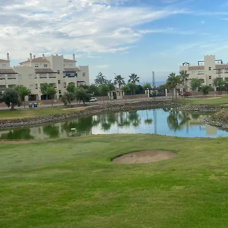 El Pensador, Luxe Aan Golfbaan بينالماذينا